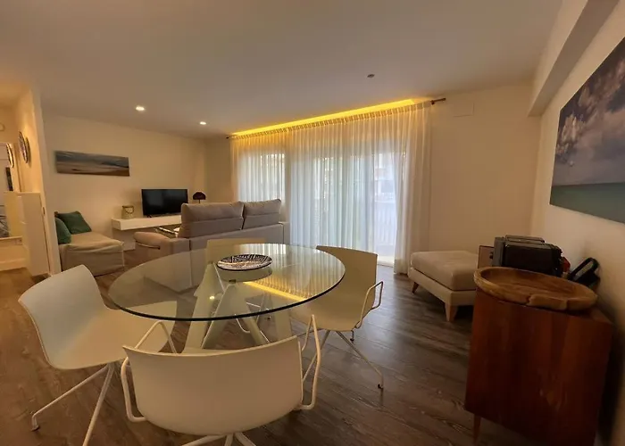 Holiday Beach دينايا