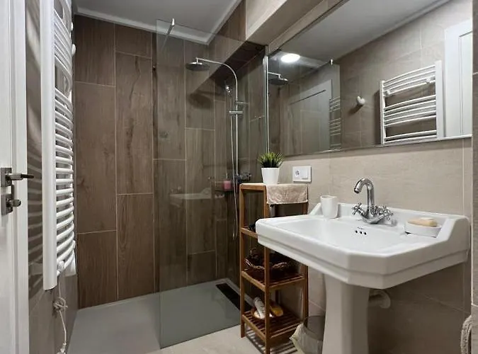 Holiday Beach دينايا